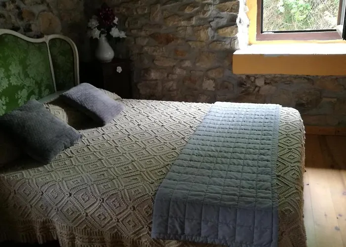 Elbosqueencantadocantabria Ampuero